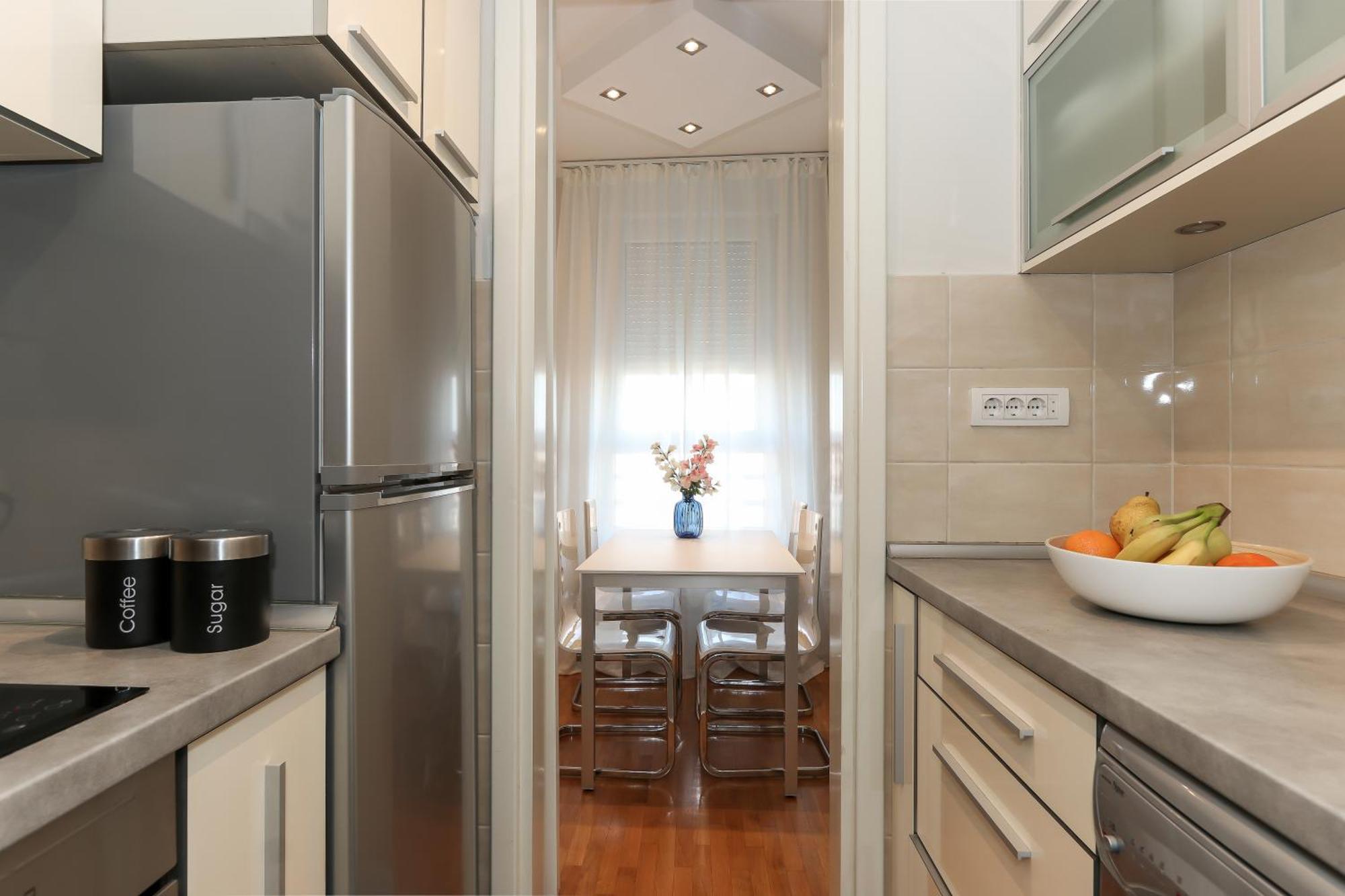 New Belgrade Apartments, Parking 5 Eur Per Day Rum bild