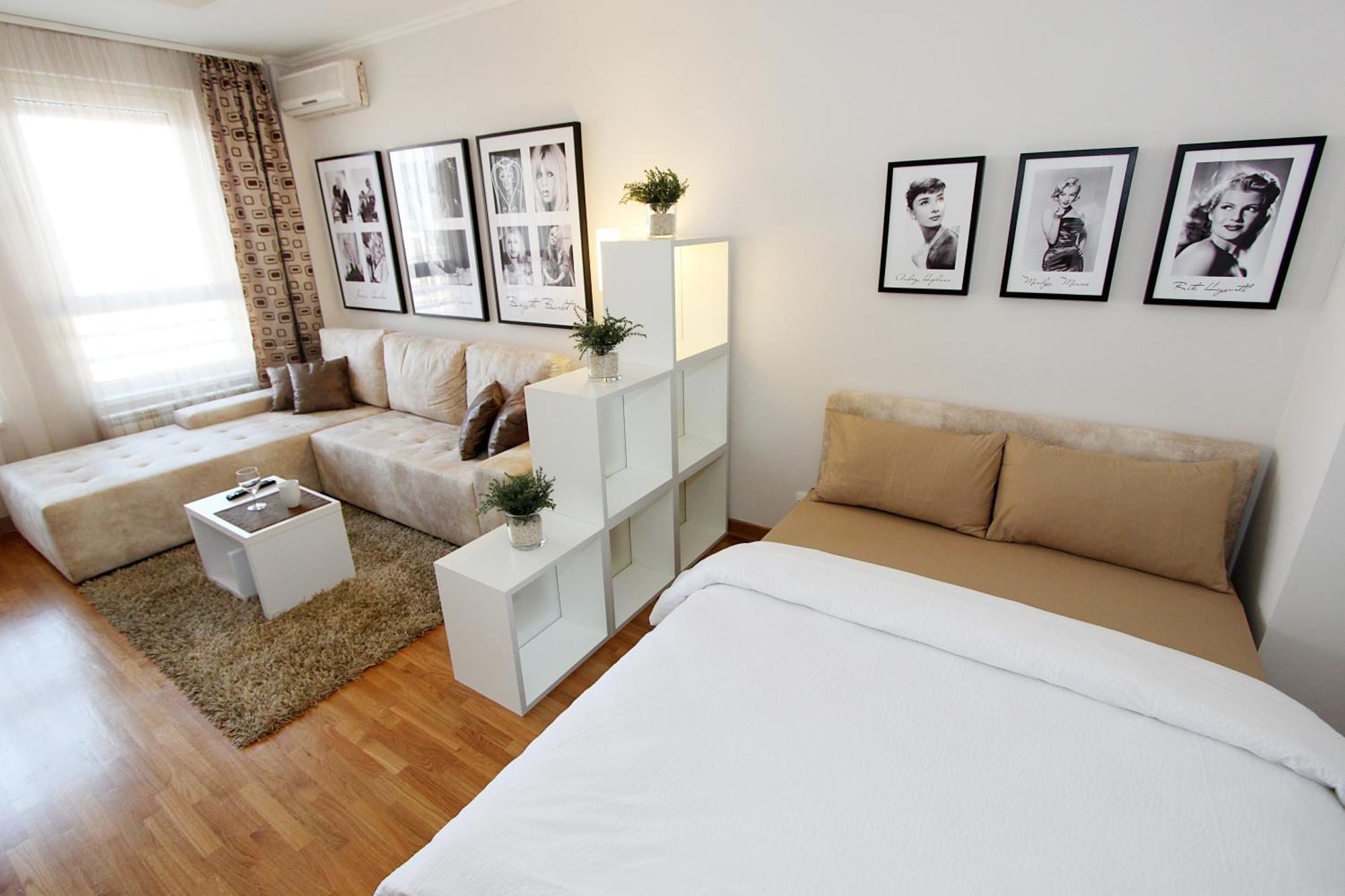 New Belgrade Apartments, Parking 5 Eur Per Day Rum bild